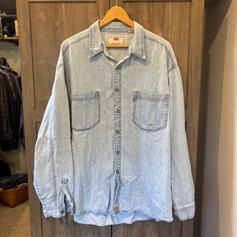 Vintage Levis Red Tab Denim Shirt Mens XL Light Wash Button Down LongSleeve